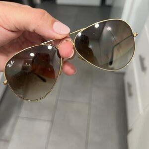 Ray-Ban Gold Frame Aviator Sunglasses